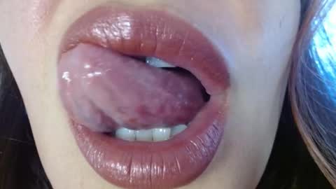 Miss Evoleth online show from 10, 10, 2025