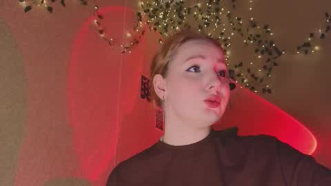 Snapshot of miss_ida chatting on 19, 12, 2025 miss_ida online show from 19, 12, 2025