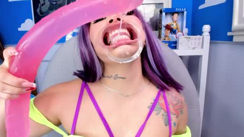 Keisi online show from 3, 1, 2025