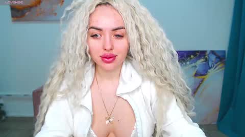 Snapshot of miss_kiten chatting on 23, 2, 2025 miss_kiten online show from 23, 2, 2025