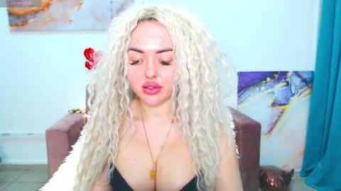 Snapshot of miss_kiten chatting on 24, 2, 2025 miss_kiten online show from 24, 2, 2025