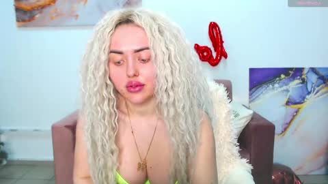 Snapshot of miss_kiten chatting on 28, 2, 2025 miss_kiten online show from 28, 2, 2025