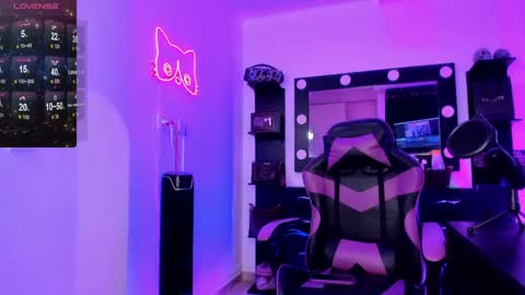 Snapshot of miss_kittyn chatting on 24, 4, 2026 Miss Kittyn online show from 24, 4, 2026