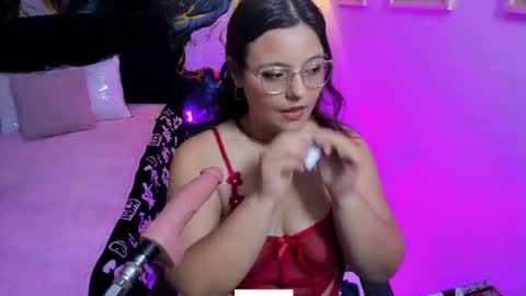 Snapshot of miss_kloee chatting on 7, 7, 2026 Kloe online show from 7, 7, 2026