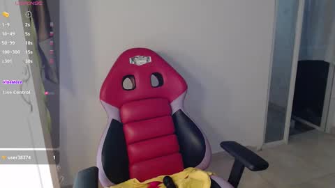 ly independent model online show from 2, 10, 2025