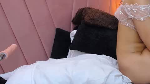 mia online show from 13, 12, 2025