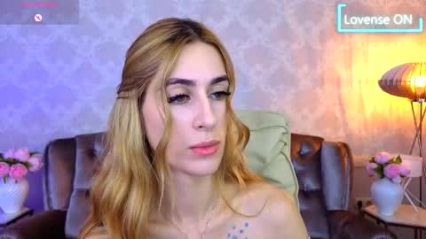 Snapshot of miss_martini chatting on 23, 10, 2025 online show from 23, 10, 2025