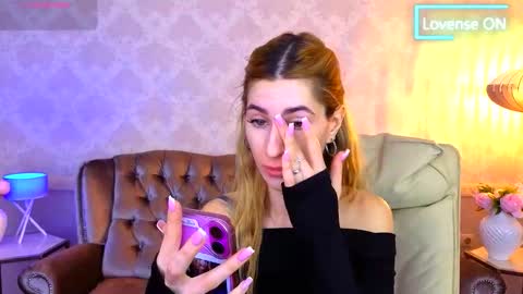 Snapshot of miss_martini chatting on 1, 11, 2025 online show from 1, 11, 2025