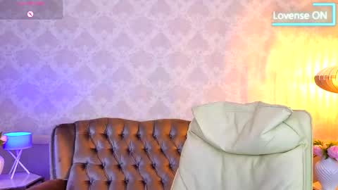 Snapshot of miss_martini chatting on 2, 11, 2025 online show from 2, 11, 2025