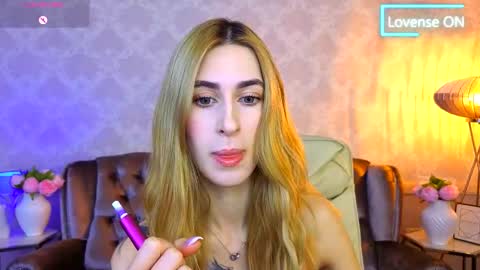 Snapshot of miss_martini chatting on 5, 11, 2025 online show from 5, 11, 2025