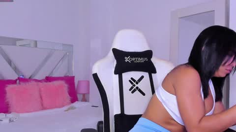 Snapshot of miss_megan__ chatting on 30, 1, 2025 online show from 30, 1, 2025