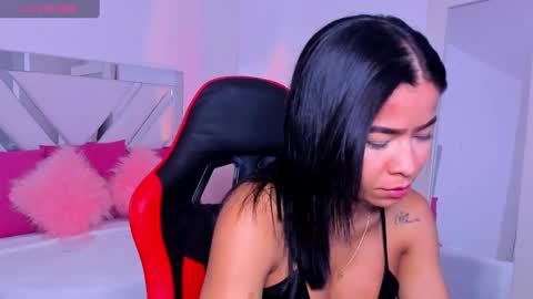 Snapshot of miss_megan__ chatting on 19, 2, 2025 online show from 19, 2, 2025