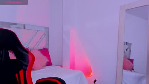 Snapshot of miss_megan__ chatting on 8, 3, 2025 online show from 8, 3, 2025