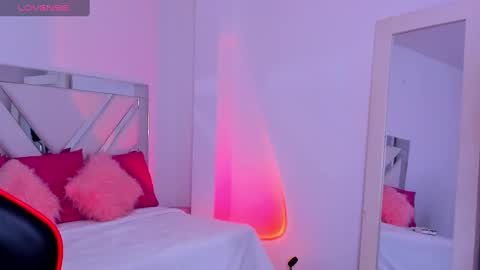 Snapshot of miss_megan__ chatting on 10, 3, 2025 online show from 10, 3, 2025