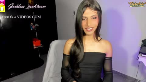 Snapshot of miss_myers chatting on 6, 4, 2026 Goddess Myers thumb up is important for me kisses online show from 6, 4, 2026