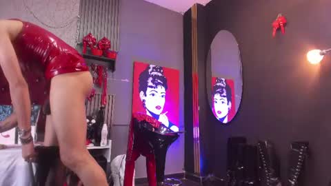 Miss Nicole online show from 28, 7, 2026