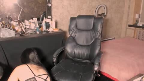 Leya online show from 31, 10, 2025