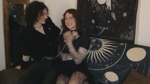 Snapshot of miss_raven_ts chatting on 22, 4, 2026 Raven online show from 22, 4, 2026