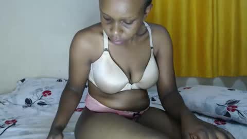 Snapshot of miss_reina21 chatting on 19, 5, 2026 Reina online show from 19, 5, 2026