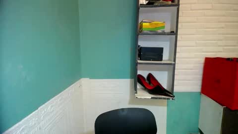 Snapshot of miss_rona_xoxo chatting on 6, 5, 2026 Rona online show from 6, 5, 2026
