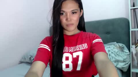 Snapshot of miss_scarletslut chatting on 4, 10, 2025 Scarlet Slut online show from 4, 10, 2025