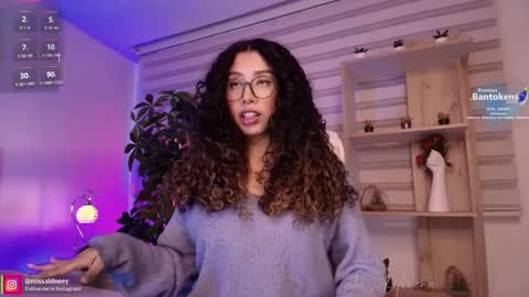 Amy Olivera online show from 11, 9, 2025