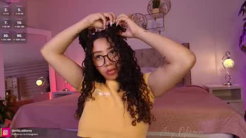 Amy Olivera online show from 12, 11, 2025