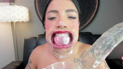 Vaiolette online show from 10, 1, 2025