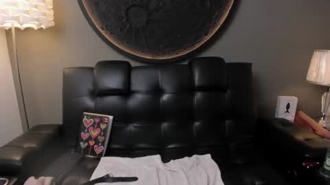 Vaiolette online show from 17, 2, 2025