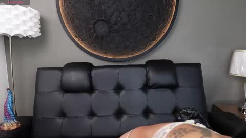 Snapshot of miss_vaiolette chatting on 23, 4, 2026 Vaiolette online show from 23, 4, 2026