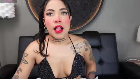 Snapshot of miss_vaiolette chatting on 15, 5, 2026 Vaiolette online show from 15, 5, 2026