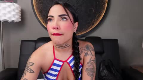 Snapshot of miss_vaiolette chatting on 6, 6, 2026 Vaiolette online show from 6, 6, 2026