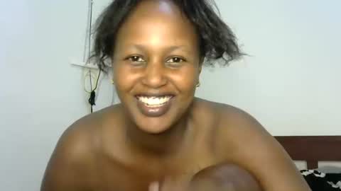Snapshot of miss_vall chatting on 10, 12, 2024 miss_vall online show from 10, 12, 2024