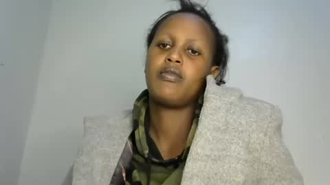 Snapshot of miss_vall chatting on 28, 1, 2025 miss_vall online show from 28, 1, 2025