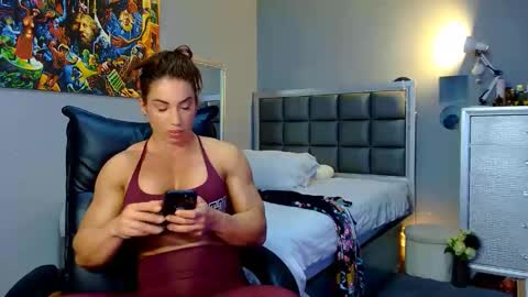 Snapshot of missale chatting on 29, 4, 2026 Alesyamuscledoll online show from 29, 4, 2026