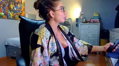 Snapshot of missale chatting on 5, 5, 2026 Alesyamuscledoll online show from 5, 5, 2026