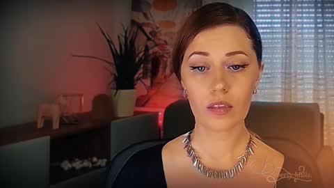 Snapshot of missbeverlymills chatting on 3, 3, 2026 The divine Beverly online show from 3, 3, 2026