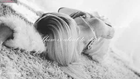 Chloe freelance model Please your thumbs up are important  online show from 11, 10, 2025