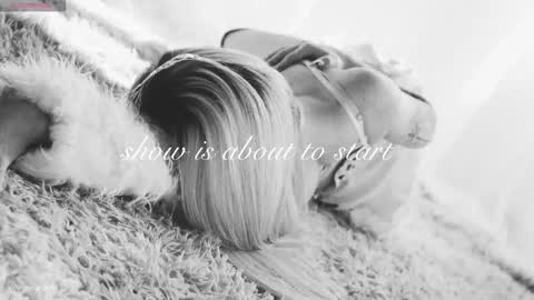 Chloe freelance model Please your thumbs up are important  online show from 26, 2, 2026