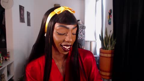 Snapshot of missemilie1 chatting on 9, 4, 2026 Emilie Diaz online show from 9, 4, 2026