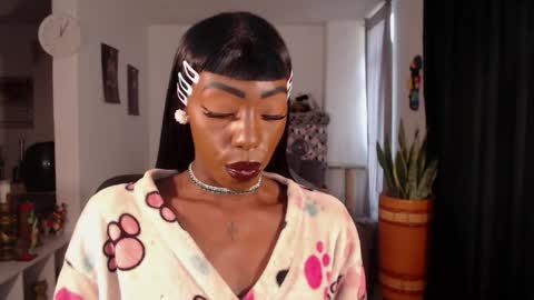 Snapshot of missemilie1 chatting on 17, 4, 2026 Emilie Diaz online show from 17, 4, 2026