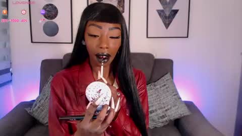 Snapshot of missemilie1 chatting on 27, 7, 2026 Emilie Diaz online show from 27, 7, 2026