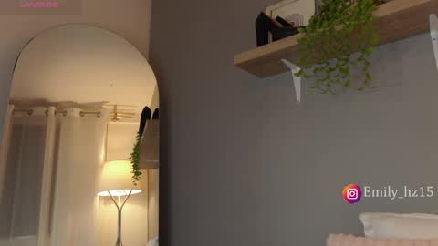 Snapshot of missemily_11 chatting on 25, 3, 2026 Yuliana online show from 25, 3, 2026