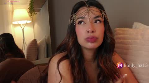 Snapshot of missemily_11 chatting on 4, 4, 2026 Yuliana online show from 4, 4, 2026