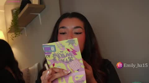 Snapshot of missemily_11 chatting on 6, 4, 2026 Yuliana online show from 6, 4, 2026