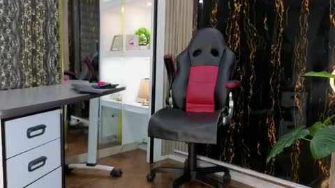 Snapshot of missescarleth chatting on 21, 10, 2025 Escarlet online show from 21, 10, 2025