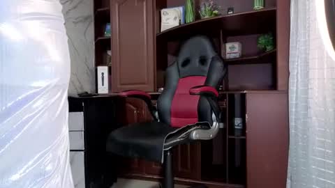 Snapshot of missescarleth chatting on 28, 11, 2025 Escarlet online show from 28, 11, 2025