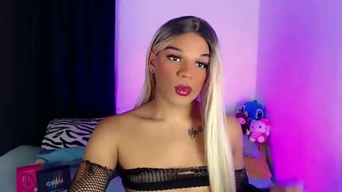 Snapshot of missfer_bigdick chatting on 11, 5, 2026 Fer online show from 11, 5, 2026