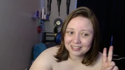 Snapshot of missfoxe12 chatting on 13, 12, 2025 missfoxe12 online show from 13, 12, 2025