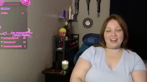 Snapshot of missfoxe12 chatting on 14, 12, 2025 missfoxe12 online show from 14, 12, 2025